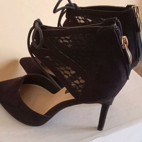 Suede pumps ankle boot style with zipper, heel 9 cm, like new, size 37, black