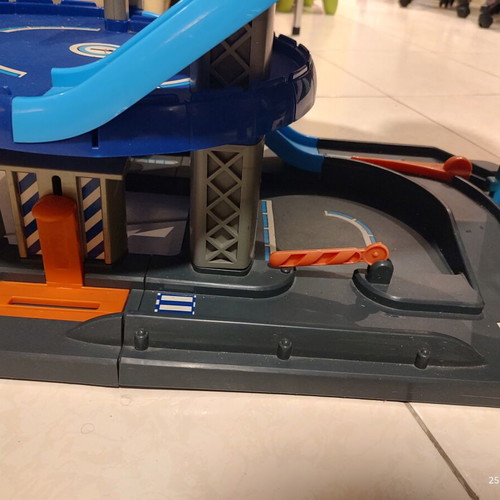 Early Learning Centre (ELC) children's toy car garage