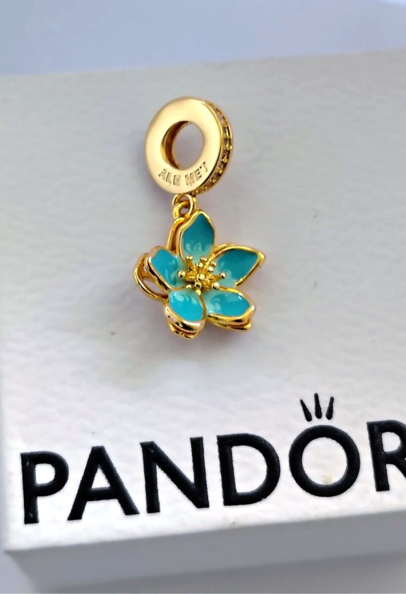 Pandora Blue Blossom Dangle Charm new,… - € 34,00 - Vendora.cy