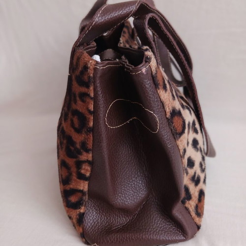 Leopard Print Handbag like new, medium size, brown