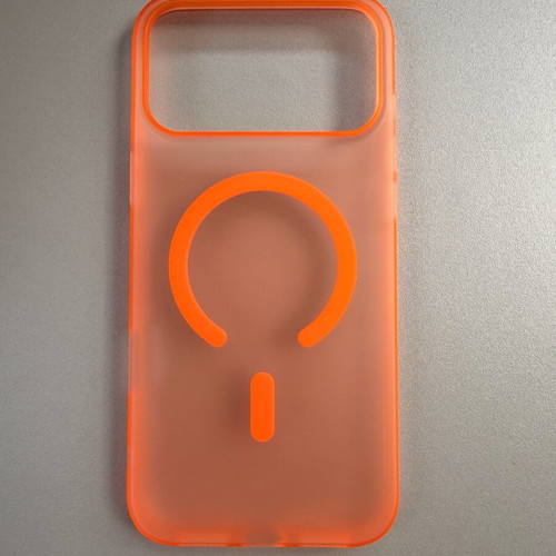 17 Pro Max case and privacy glass like new