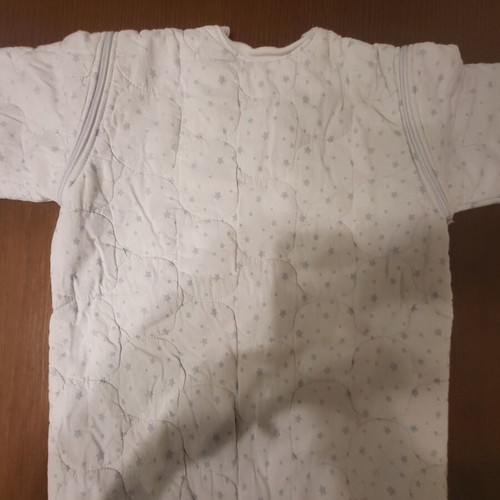 Sleeping bag for 5-year-old boy used with detachable sleeves