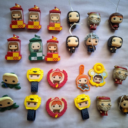 Harry Potter Kinder Joy figures like new