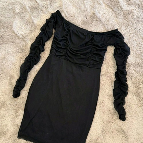 Pretty Little Thing black pleated evening dress like new size M