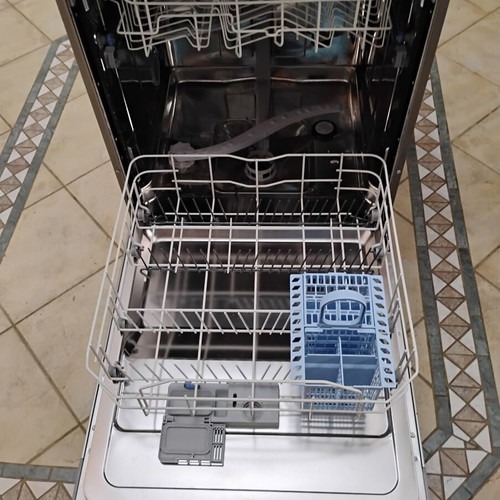 Indesit DFP 584 built-in dishwasher for 14 place settings