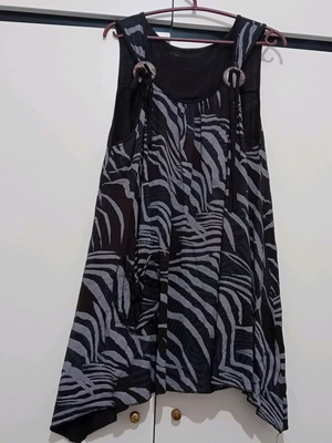Asymmetric blouse like new, black and gray, sizes L and XL