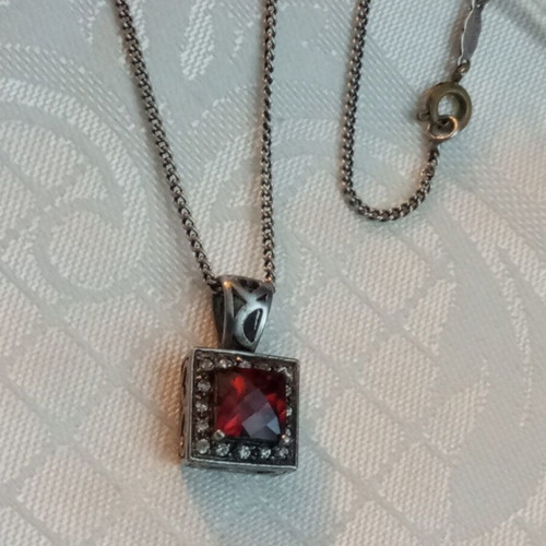 Silver 925 necklace with red zircon used