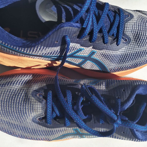 Asics Novablast 3 running shoes like new, blue orange, size 44