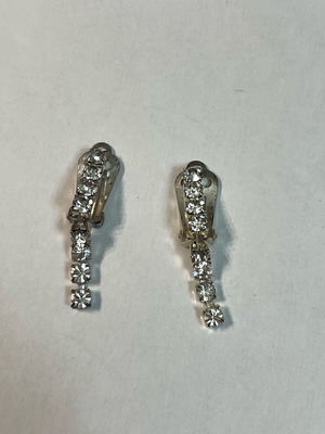 Faux clip earrings Jon Richard like new, silver
