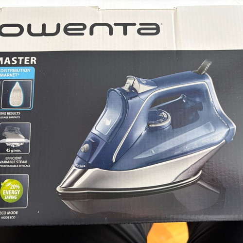 Rowenta Pro Master 2800 watt steam iron like new
