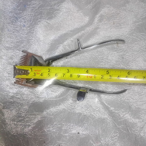 Vintage manual hair clipper used, steel