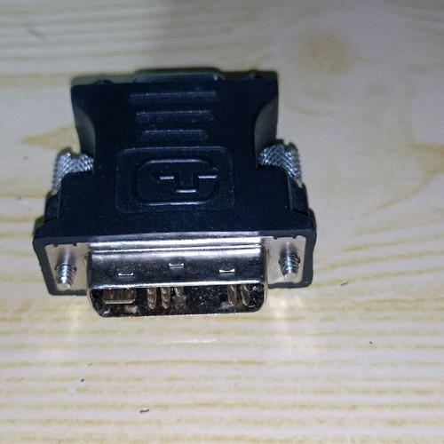 DVI to VGA adapter like new