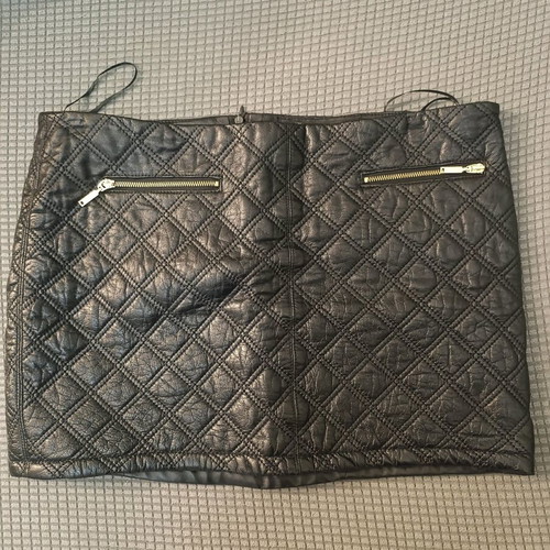Zara quilted black skirt new, size Large
