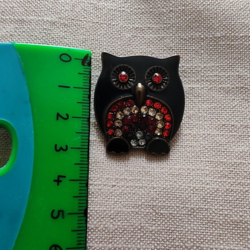 Owl pin used