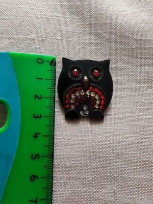 Owl pin used