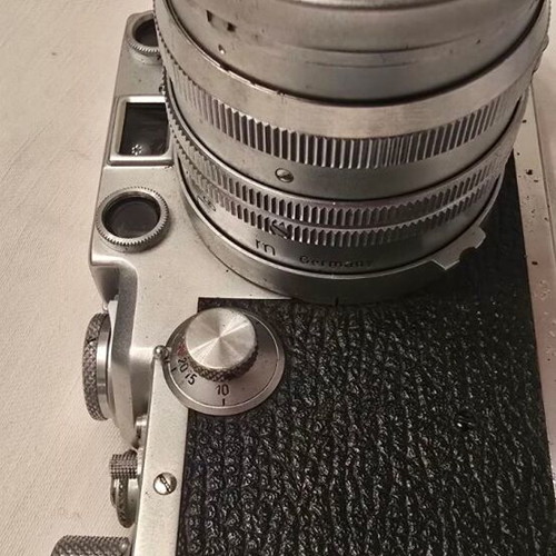 Leica φωτογραφική μηχανή μεταχειρισμένη με θήκη, φακό και φωτόμετρο
