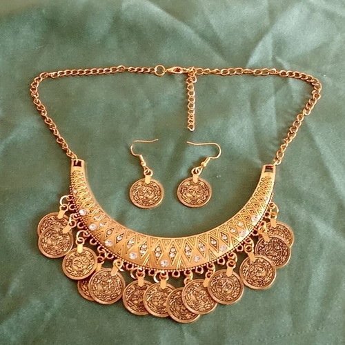 Handmade jewelry set with stones, necklace and earrings, new