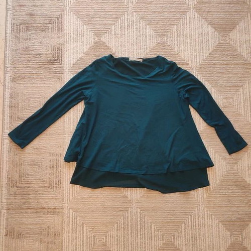Sfera blouse size L like new, green, layering design