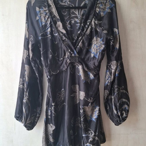 Silk short dress Divina like new, size S/M, black and beige