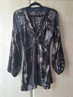 Silk short dress Divina like new, size S/M, black and beige