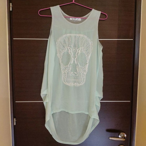 Women's blouse like new, sizes M and L