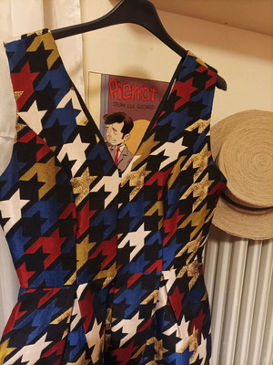 Vintage women's colorful dress used, size Medium