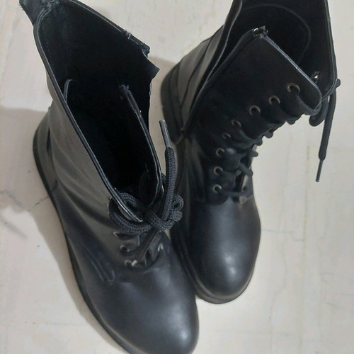 Black boots size 41 refurbished with silver details