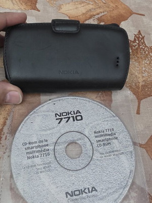 Nokia 7710 leather case and CD used