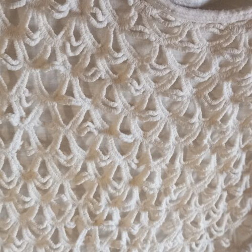 White sleeveless blouse with crochet front, like new