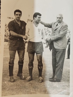 Kostas Linoxylakis photo collection used, pack of 7