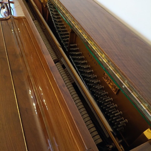 Royale Upright Piano like new, brown with bench