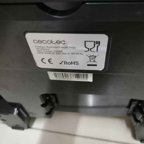 Small kitchen appliances used, chocolate fondue, toaster and omelette maker