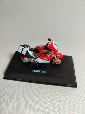 New Ray Ducati F1 750 1/32 used, missing cover