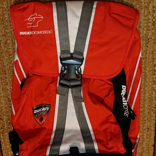 Ducati bag set like new, red