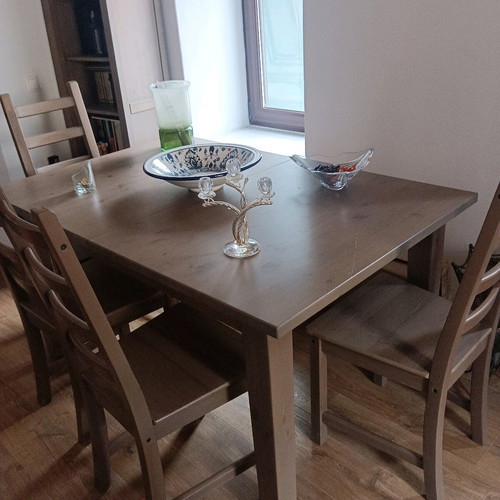 IKEA dining table like new with extension feature