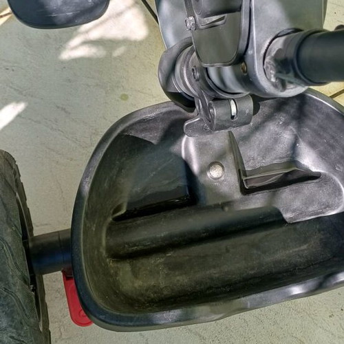 Toddler tricycle like new with 3 wheels
