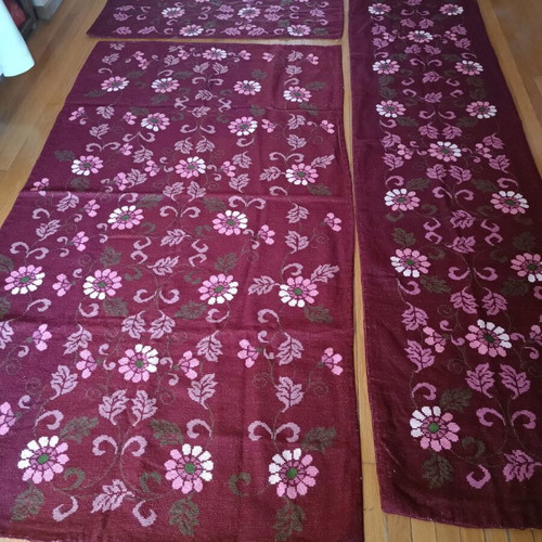 Handmade cross-stitch rug set like new, 3 pieces