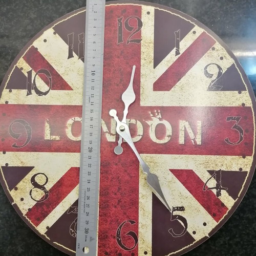 Wall clock like new, round 34cm