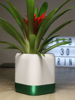Minimal αυτοποτιζόμενη γλάστρα 3D printed καινούργια