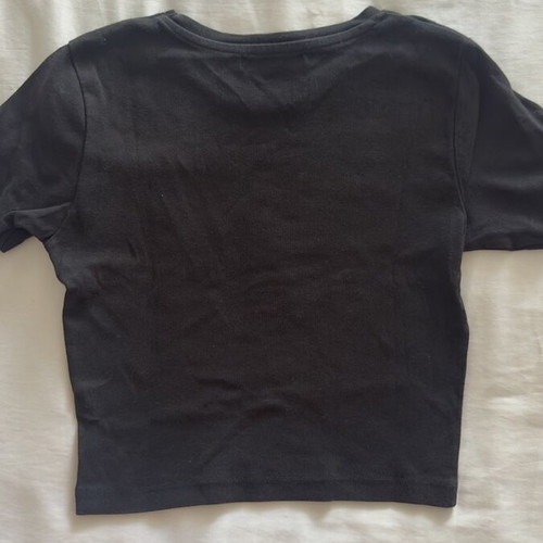 Pull & Bear women's t-shirt M black used