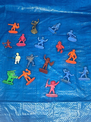 Vintage toy soldiers like new