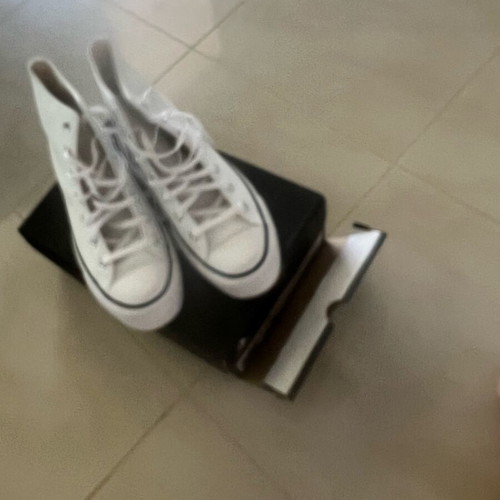 women's sneaker
