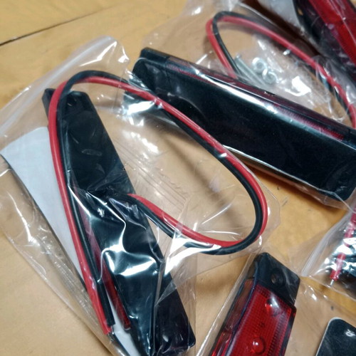 Red 12v led like new, set of 6 pieces