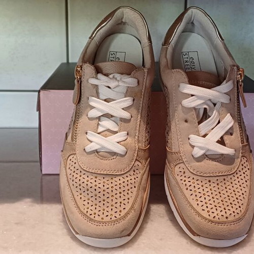 Anatomical leather sneakers size 37 beige gold like new