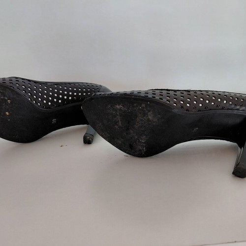 Black Moschoutis peep-toe pumps like new, size 39