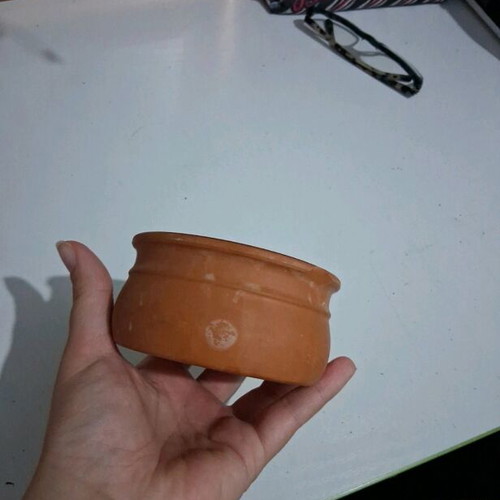 Small terracotta container like new, 10cm diameter