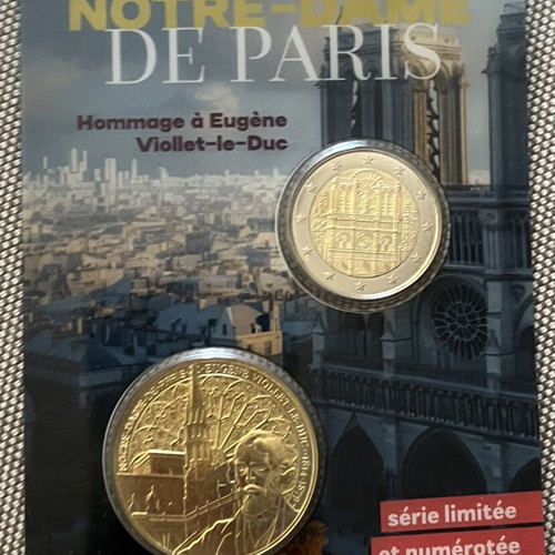 Notre-Dame de Paris Coincard 2€ with mini medal new