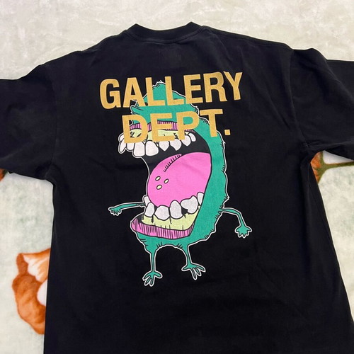 Gallery Dept vintage t shirt like new, size S