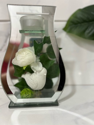 Ваза с бяла порцеланова птица и роза нова, винтидж стил