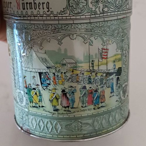 Metal box used from Germany 1997, diameter 10cm